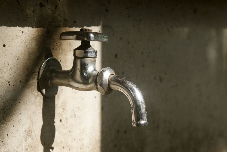 危険な水から身を守るために最高の浄水器を選ぼう